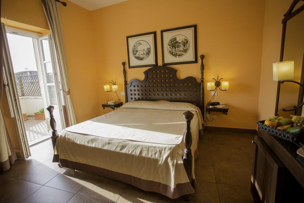 Hotel Dei Coloniali Сиракуза Екстериор снимка