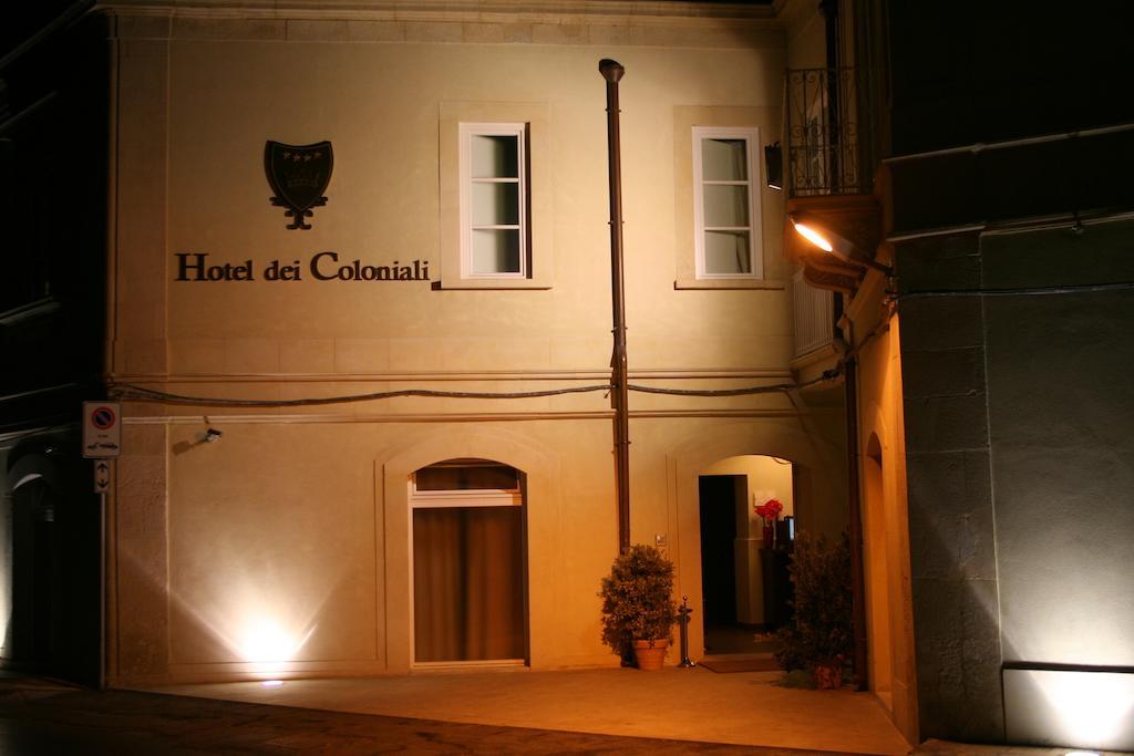 Hotel Dei Coloniali Сиракуза Екстериор снимка